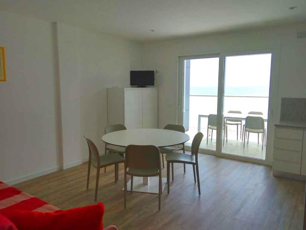 Apartment In Lignano Sabbiadoro 21778 Buitenkant foto